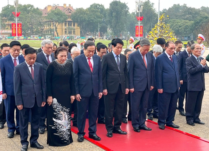  Đoàn đại biểu lãnh đạo Đảng, Nhà nước vào Lăng viếng Chủ tịch Hồ Chí Minh - Ảnh: VGP