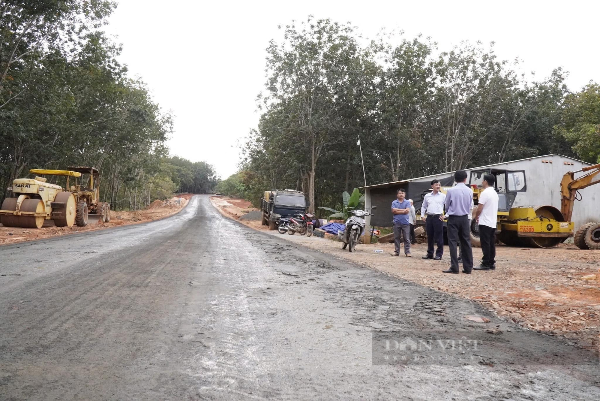 Điểm sáng nổi bật trong xây dựng NTM ở tỉnh Bình Phước thời gian qua là đường giao thông nông thôn. Hầu hết các xã vùng sâu của tỉnh đều hình thành các tuyến đường giao thông liên thôn, liên xã... Ảnh: Phú Riềng