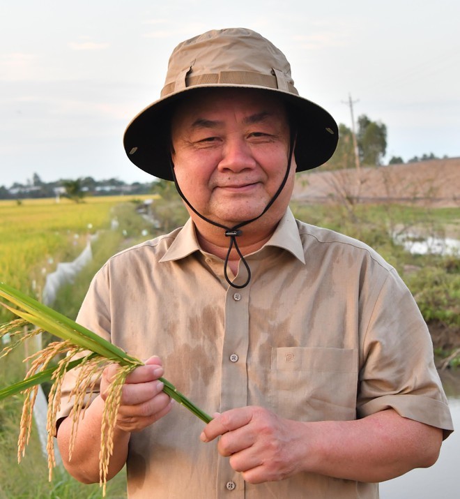  Phó Chủ tịch Quốc hội, Nguyên Bộ trưởng Bộ Nông nghiệp và Phát triển Nông thôn Lê Minh Hoan.