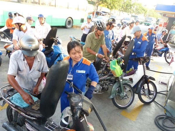  Giá xăng tăng mạnh trở lại sau khi giảm sâu ở 2 kỳ điều hành trước