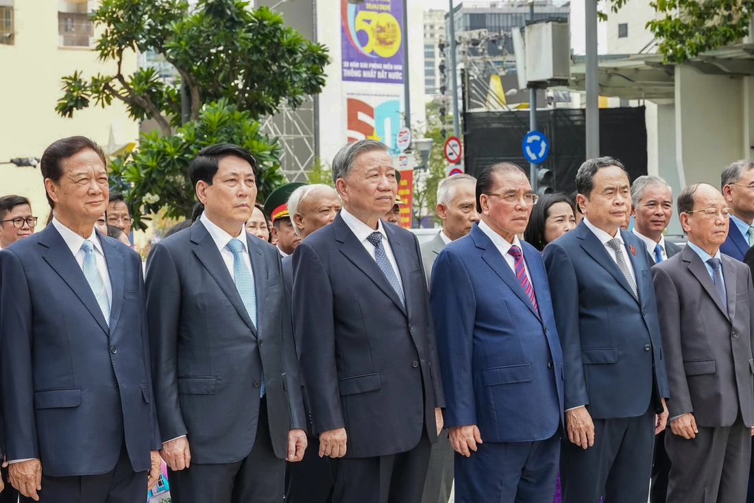 Các lãnh đạo và nguyên lãnh đạo Đảng và Nhà nước