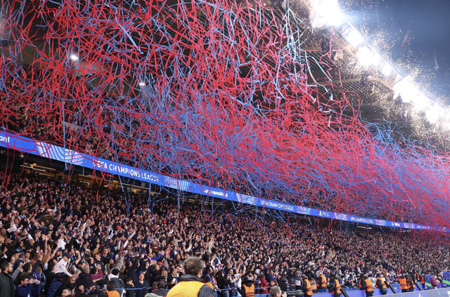 Parc des Princes mở hội mừng PSG vào chung kết