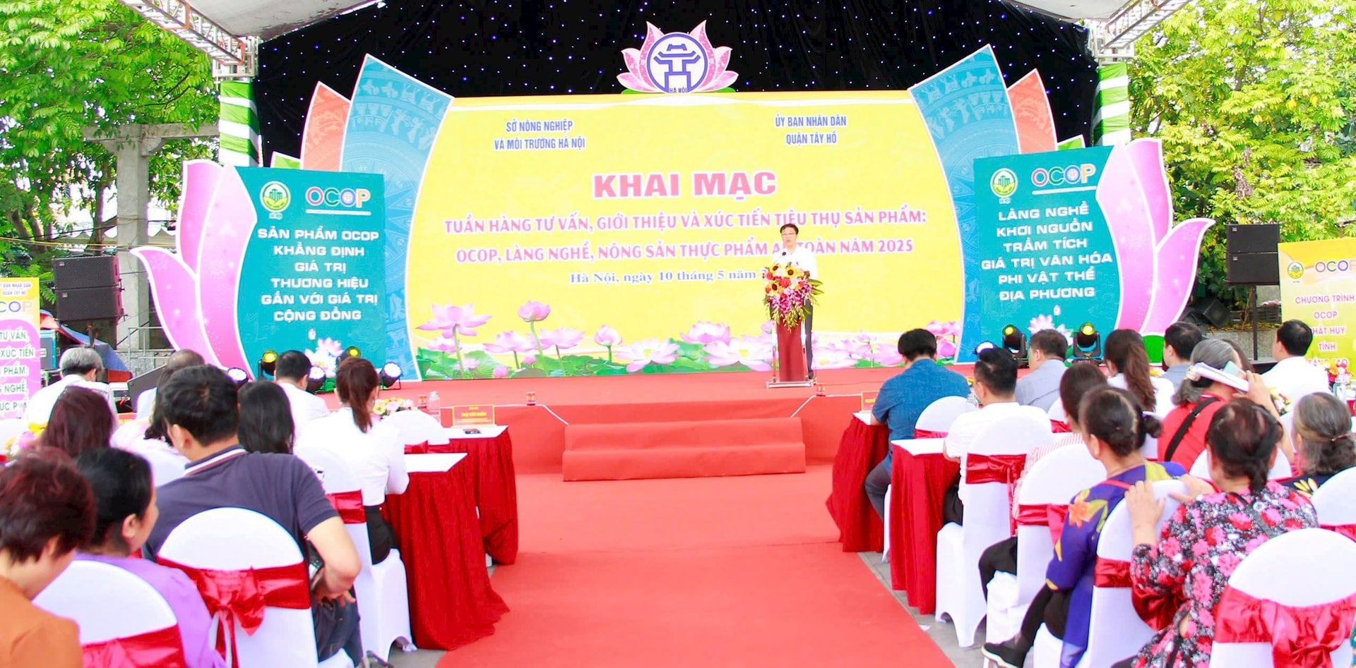 Sở Nông nghiệp và Môi trường Hà Nội khai mạc sự kiện sáng 10-5: Ảnh: Minh Phú