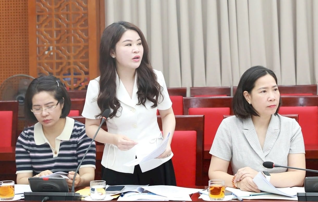Đại biểu tham dự hội nghị phát biểu.