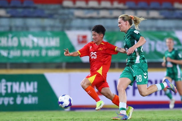Tuyển nữ Việt Nam thất thủ 1-4 trước Werder Bremen tại sân Hàng Đẫy (Hà Nội)