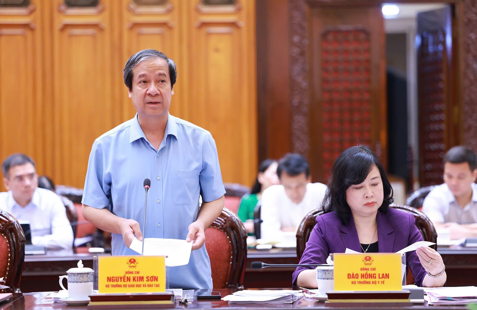 Bộ trưởng Bộ Giáo dục và Đào tạo Nguyễn Kim Sơn phát biểu tại cuộc họp.