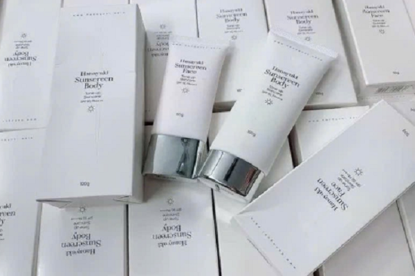 Kem chống nắng Hanayuki Sunscreen Body hộp 1 tuýp 100g vừa bị Cục Quản lý dược thu hồi và đình chỉ lưu hành - Ảnh: minh họa