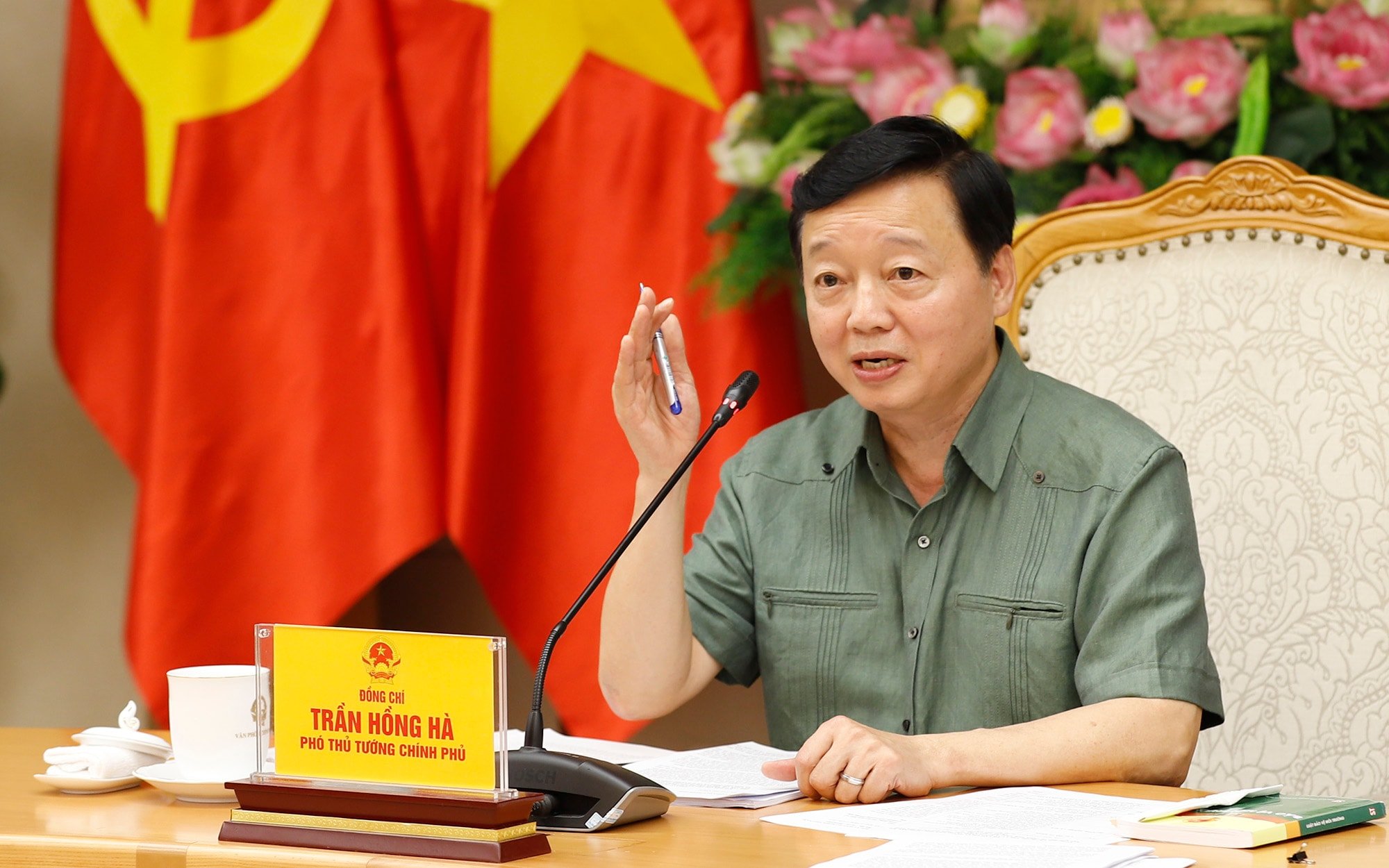 Phó Thủ tướng Trần Hồng Hà chủ trì cuộc họp.