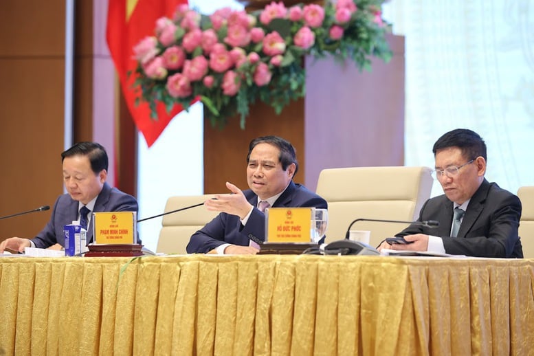 Thủ tướng Chính phủ trực tiếp trao đổi, trả lời nhiều kiến nghị, đề xuất của doanh nghiệp - Ảnh: VGP/Nhật Bắc