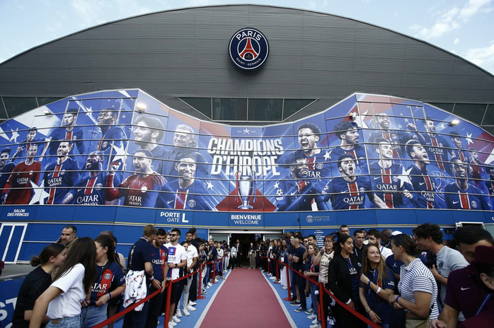 Lễ đón cúp tại sân Parc des Princes