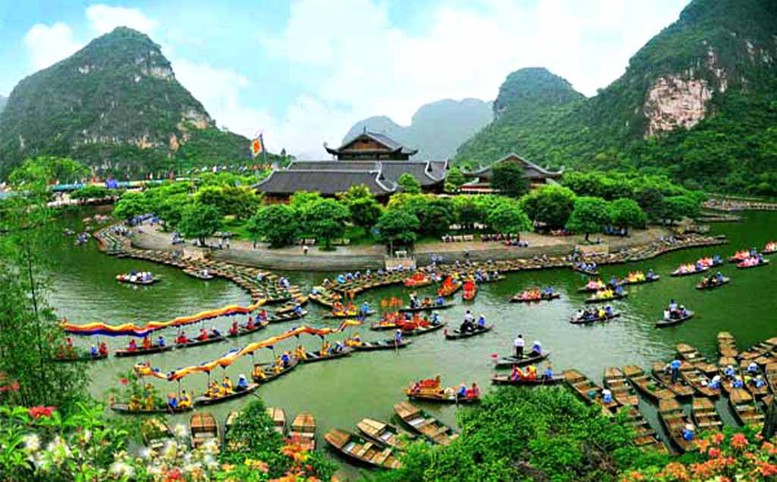Ninh Bình trở thành trung tâm du lịch - dịch vụ của vùng đồng bằng sông Hồng.