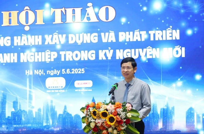 Thứ trưởng Bộ VH-TT-DL Hồ An Phong khẳng định muốn phát triển doanh nghiệp một cách bền vững, sáng tạo trong kỷ nguyên mới, các doanh nghiệp phải lưu ý đến phát triển văn hoá doanh nghiệp