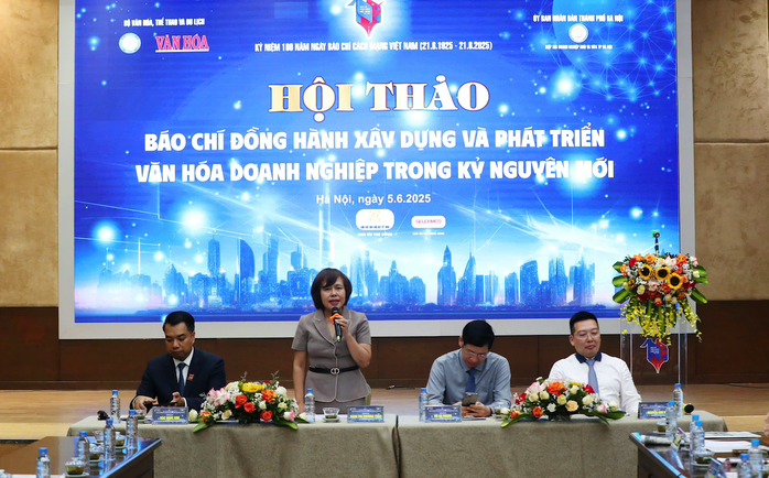 Báo chí đóng vai trò là cầu nối giữa doanh nghiệp với khách hàng, nhà đầu tư và đối tác, đồng thời là kênh truyền tải thông tin về chính sách, thị trường và xu hướng kinh doanh