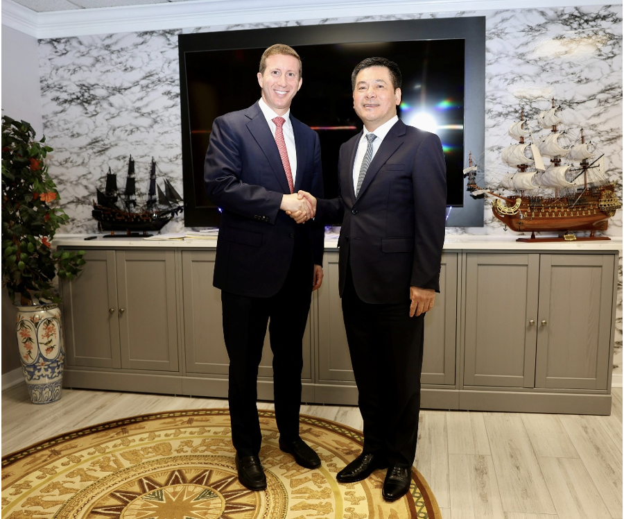 Bộ trưởng Nguyễn Hồng Diên làm việc với ông Jeffrey Pearlman – Chủ tịch Quỹ đầu tư Warburg Pincus kiêm Chủ tịch Hội đồng Kinh doanh Hoa Kỳ - ASEAN (USABC)