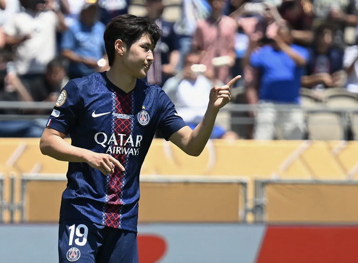 Sao Hàn Lee Kang-in ấn định chiến thắng 4-0 cho PSG ngày ra quân