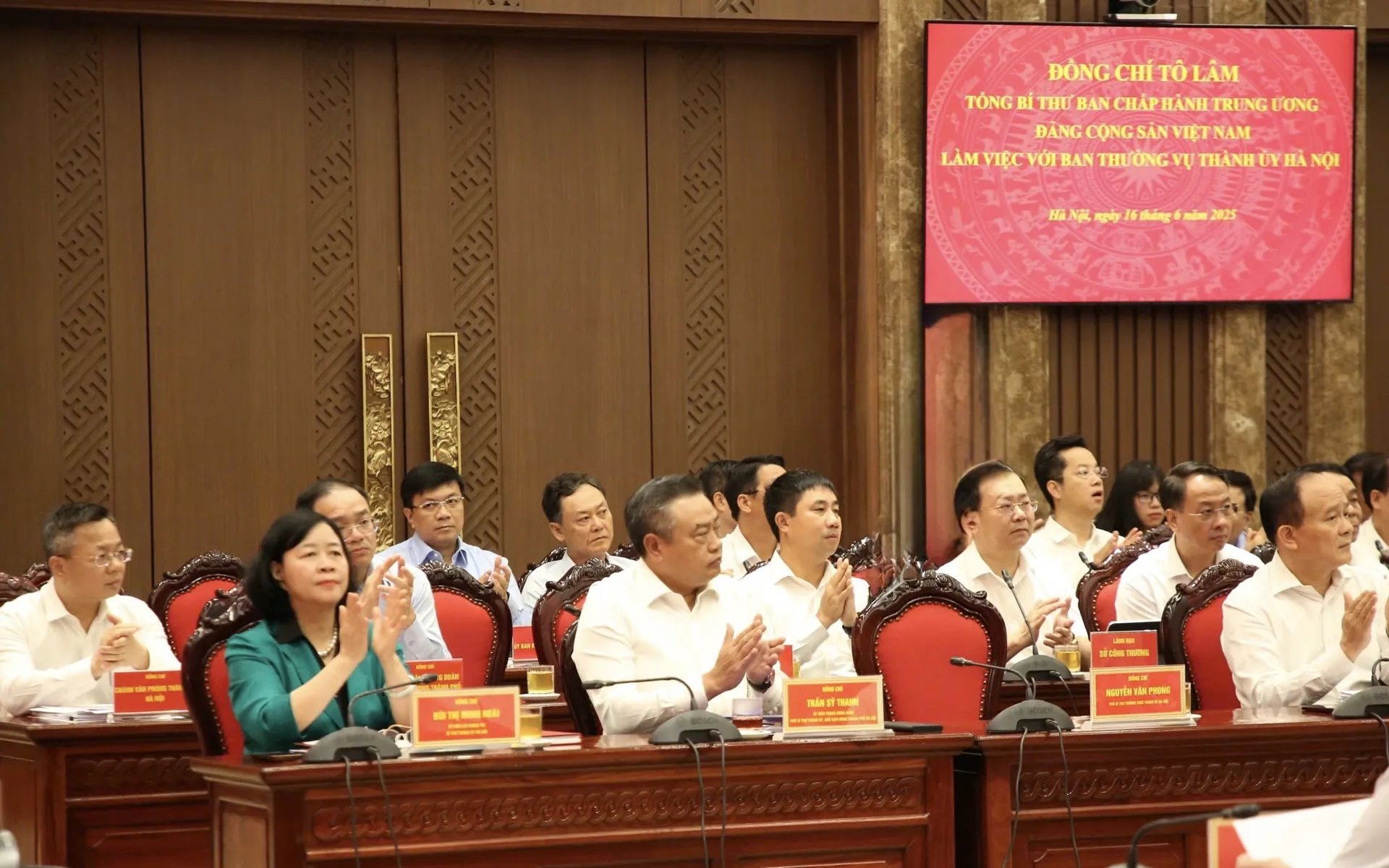 Các lãnh đạo TP Hà Nội trong cuộc làm việc của Tổng Bí thư Tô Lâm với Ban Thường vụ Thành ủy Hà Nội.