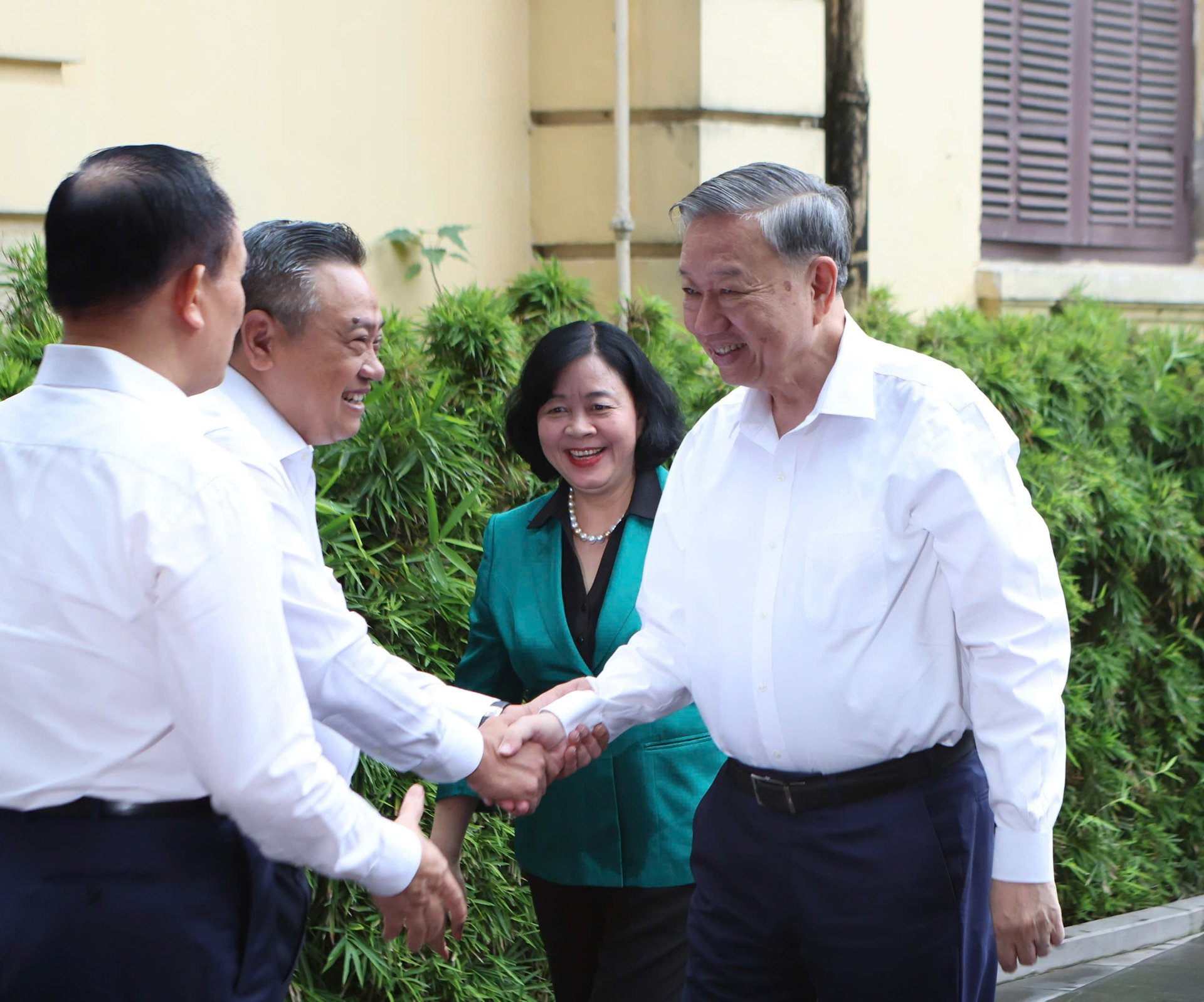 Sáng 16/6, tại Trụ sở Thành ủy Hà Nội, Tổng Bí thư Tô Lâm đã có cuộc làm việc với Ban Thường vụ Thành ủy Hà Nội.