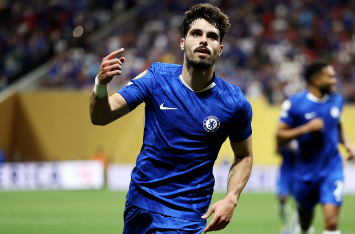 Pedro Neto và niềm vui sau khi ghi bàn
