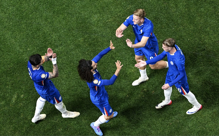 Chelsea có chiến thắng nhẹ nhàng trong ngày ra quân