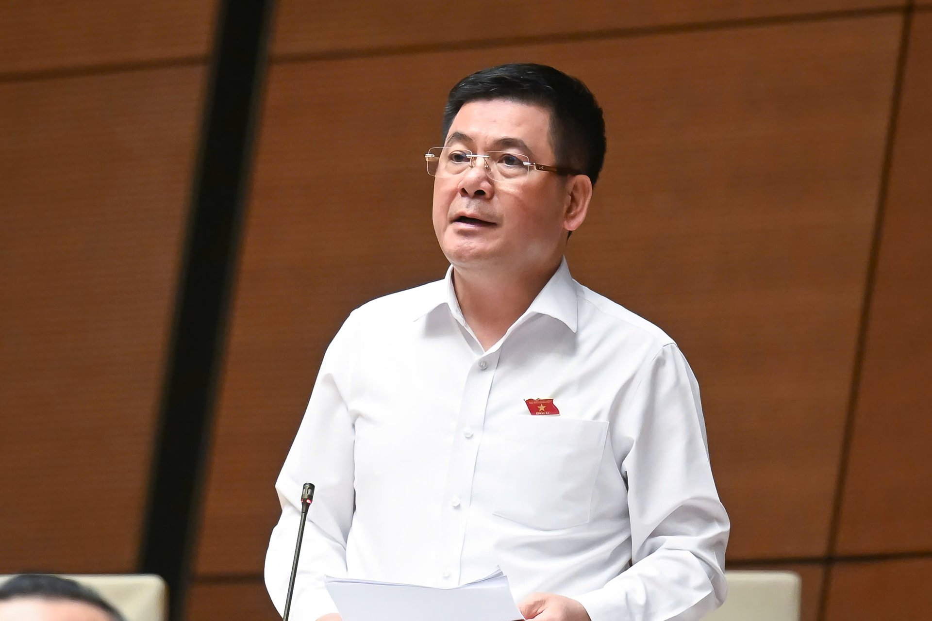 Bộ Công Thương Nguyễn Hồng Diên. Ảnh: Media Quốc hội
