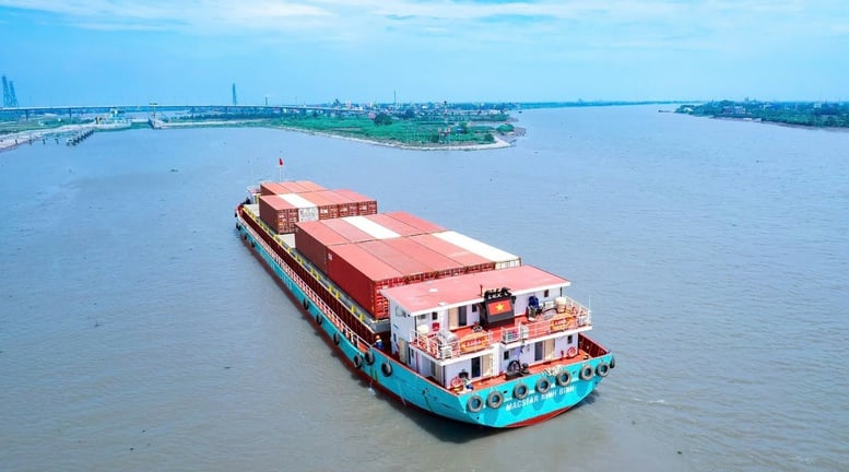 Các doanh nghiệp Việt Nam đang đẩy mạnh các tuyến vận tải xanh: Tàu Macstar Lines chạy tuyến vận tải thuỷ Ninh Bình - Hải Phòng