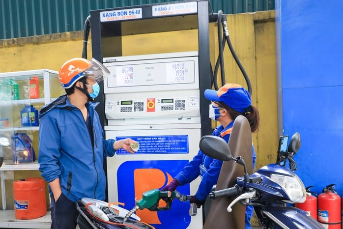 Giá xăng dầu tăng rất mạnh