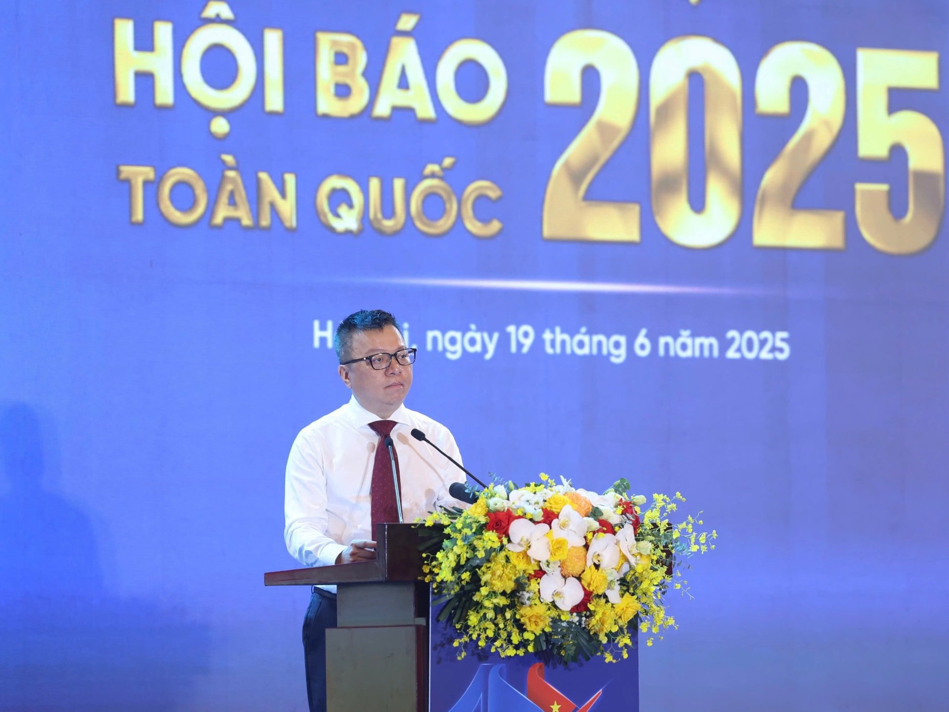 Nhà báo Lê Quốc Minh, Ủy viên Trung ương Đảng, Tổng Biên tập Báo Nhân dân, Chủ tịch Hội Nhà báo Việt Nam phát biểu. Ảnh: Phạm Hùng