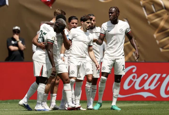 Niềm vui của Chelsea không duy trì được lâu