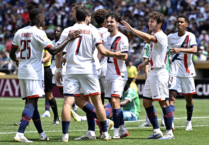 PSG gỡ được thế bế tắc nhờ pha lập công của Khvicha Kvaratskhelia