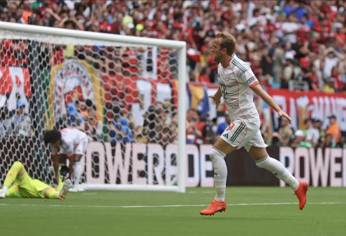 Harry Kane ấn định chiến thắng 4-2 cho đại diện Bundesliga