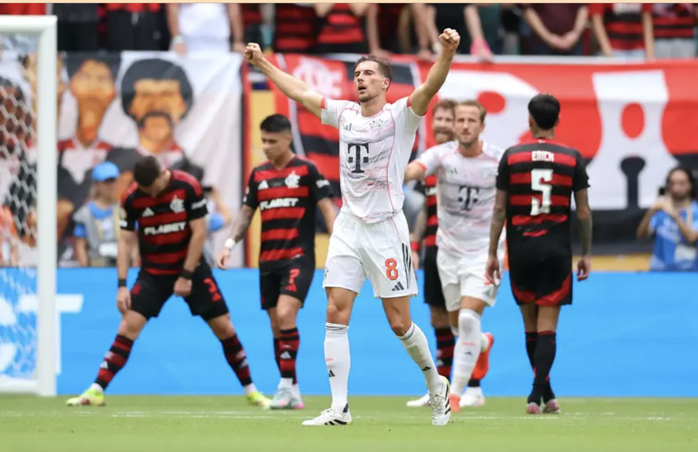 Leon Goretzka tái lập khoảng cách 2 bàn cho Bayern Munich