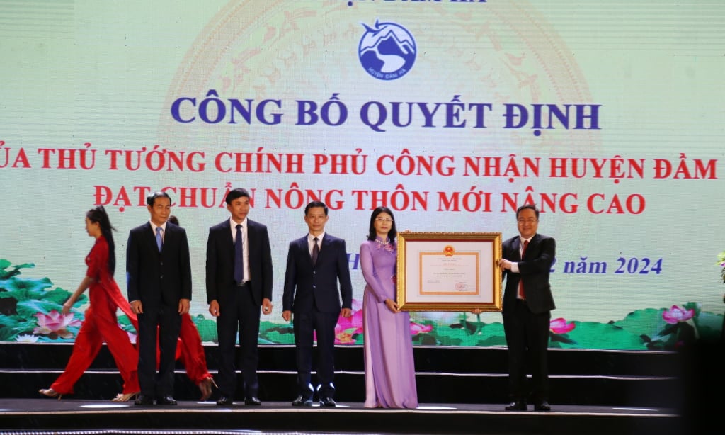  Đầm Hà là huyện đầu tiên trong cả nước được Thủ tướng Chính phủ công nhận huyện đạt chuẩn nông thôn mới nâng cao. Ảnh: QMG
