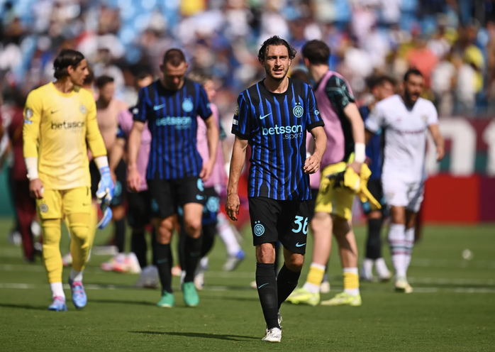 Inter Milan thất bại toàn diện cả mùa giải 2024-2025