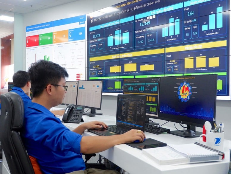  Hỗ trợ người làm công tác chuyên trách về chuyển đổi số, an toàn thông tin mạng, an ninh mạng 5 triệu đồng/tháng