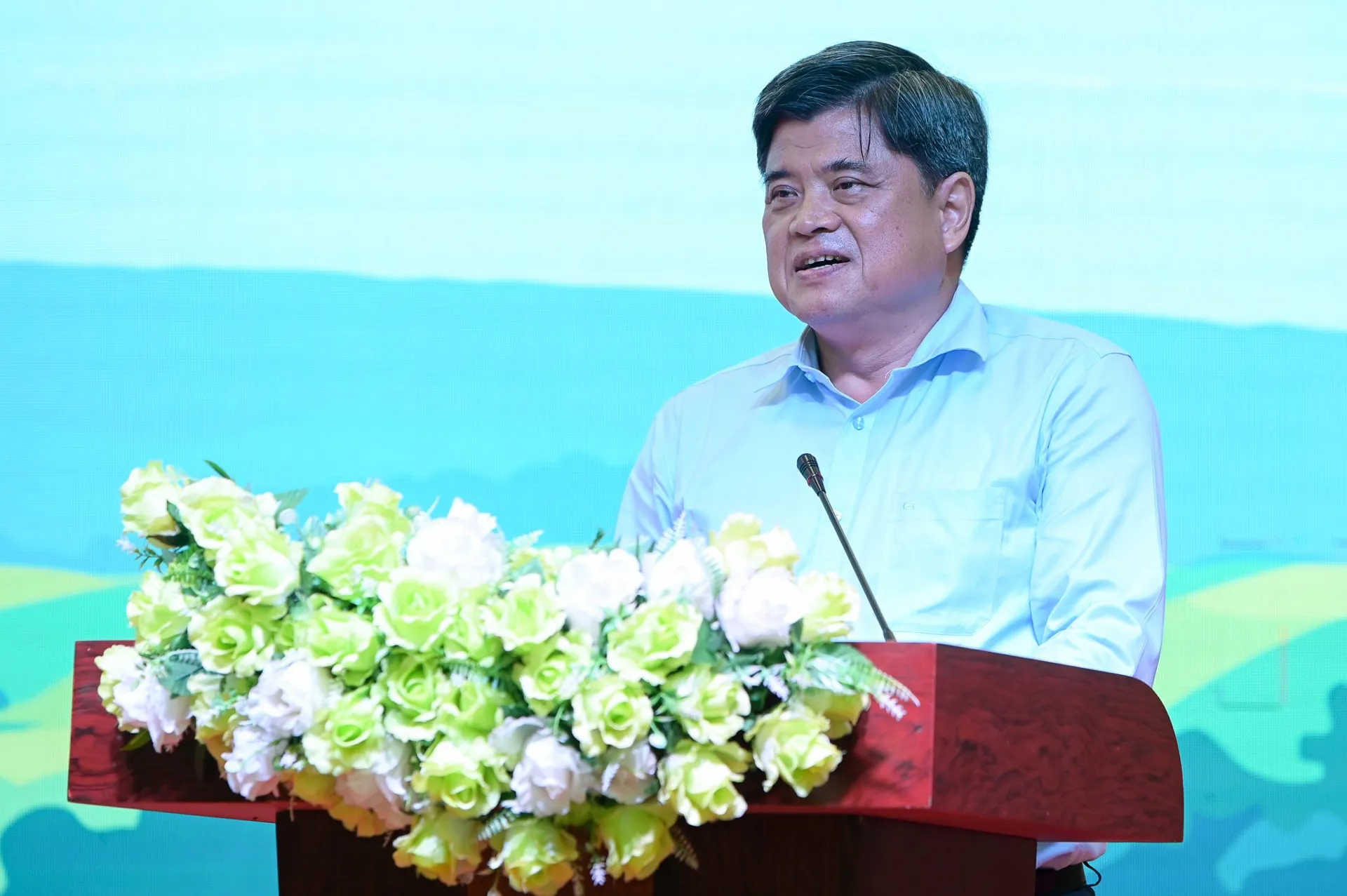 Thứ trưởng Bộ Nông nghiệp và Môi trường Trần Thanh Nam phát biểu tại diễn đàn.