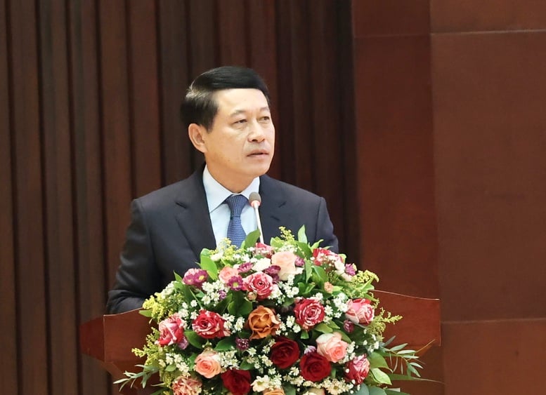 Phó Thủ tướng Lào Saleumxay Kommasith kỳ vọng Việt Nam sẽ đứng vị trí số 1 về đầu tư tại Lào, thương mại song phương hai nước phấn đầu sớm đạt 5 tỷ USD trong thời gian tới - Ảnh: VGP/Thu Sa