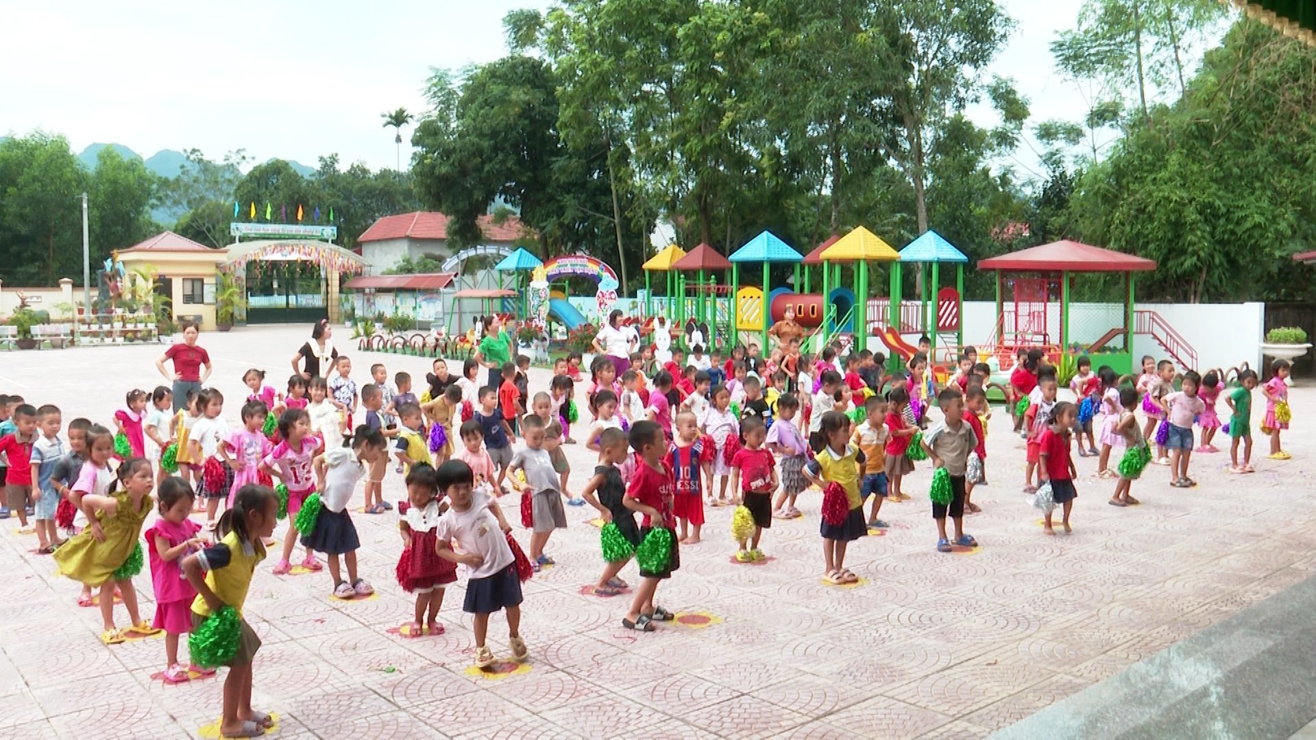 Nông thôn mới đã góp phần tạo diện mạo mới, nhiều miền quê đáng sống. Ảnh: Hoàng Tính