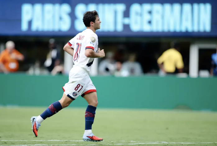 Joao Neves nhận thẻ đỏ rời sân, PSG càng ngậm ngùi với thất bại khó bào chữa