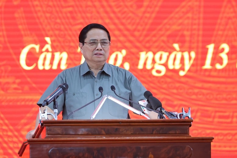 Thủ tướng giao Văn phòng Chính phủ cùng các bộ, ngành, địa phương tổng hợp, tiếp thu tối đa các ý kiến, hoàn thiện và sớm trình Thủ tướng Chính phủ Thông báo kết luận hội nghị để thống nhất triển khai - Ảnh: VGP/Nhật Bắc