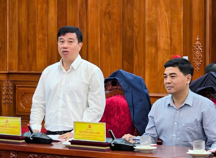Bí thư Tỉnh ủy Lâm Đồng Y Thanh Hà Niê Kđăm tại buổi làm việc