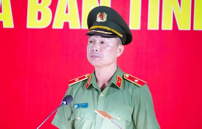 Thiếu tướng Tô Anh Dũng, Giám đốc Công an tỉnh Thanh Hóa, phát lệnh ra quân trấn áp tội phạm tối 15-7. Ảnh: Công an Thanh Hóa