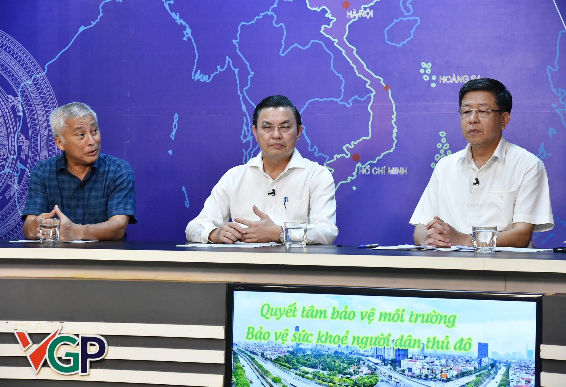 Các đại biểu tham dự tọa đàm “Quyết liệt bảo vệ môi trường, bảo vệ sức khỏe người dân Thủ đô”. Ảnh: Dương Đức