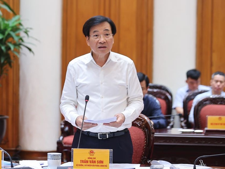 Bộ trưởng, Chủ nhiệm Văn phòng Chính phủ Trần Văn Sơn phát biểu tại cuộc họp - Ảnh: VGP/Nhật Bắc