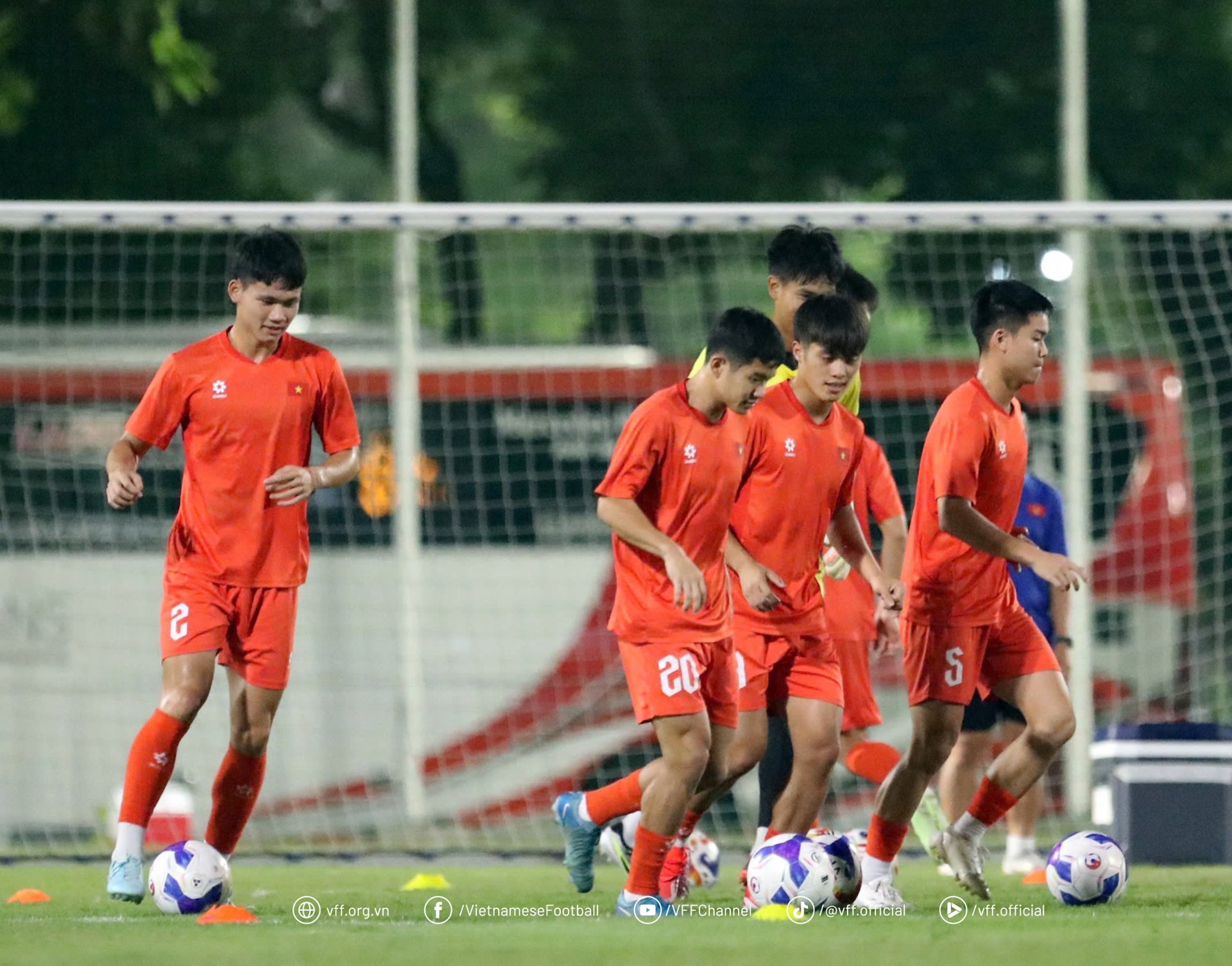  Tiền vệ sinh năm 2003 cho biết U23 Việt Nam đã có buổi họp rút kinh nghiệm và phân tích sơ bộ đối thủ U23 Philippines trong chiều cùng ngày: “U23 Philippines là đội bóng có tổ chức tốt, thi đấu kỷ luật và chặt chẽ. Ban huấn luyện đã có những chỉ đạo chiến thuật để toàn đội có sự chuẩn bị phù hợp, hướng tới chiến thắng ở trận bán kết”.
