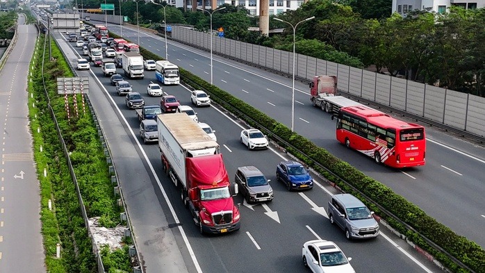  Bộ Công an đề xuất bỏ quy định chỉ được lái xe 48 giờ mỗi tuần