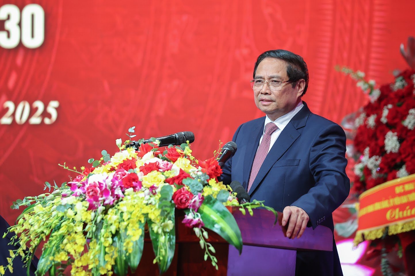  Thủ tướng đánh giá Đài THVN đã thực hiện tốt vai trò là cầu nối giữa Đảng, Nhà nước với Nhân dân; công cụ tương tác của xã hội. Ảnh: VGP