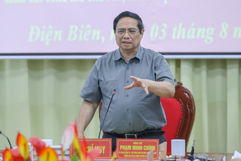  Thủ tướng yêu cầu các địa phương, các bộ, ngành liên quan tập trung khắc phục nhanh nhất hậu quả do lũ ống, lũ quét, sạt lở đất gây ra với tinh thần khẩn trương nhất, quyết liệt nhất - Ảnh: VGP/Nhật Bắc