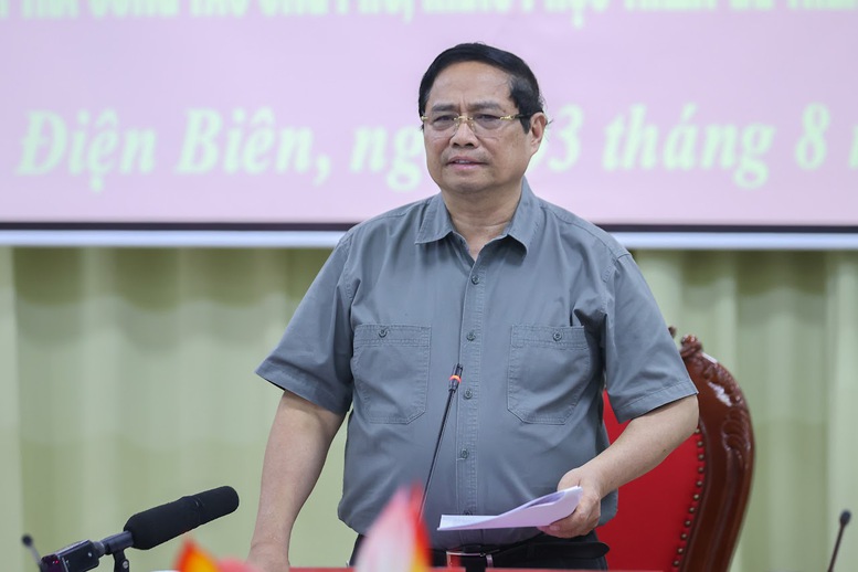  Thủ tướng Phạm Minh Chính chuyển lời chia sẻ, thăm hỏi, động viên của Tổng Bí thư Tô Lâm và các đồng chí lãnh đạo Đảng, Nhà nước tới cấp ủy, chính quyền, quân và dân Điện Biên cũng như các địa phương bị thiệt hại do thiên tai, bão lũ - Ảnh: VGP/Nhật Bắc
