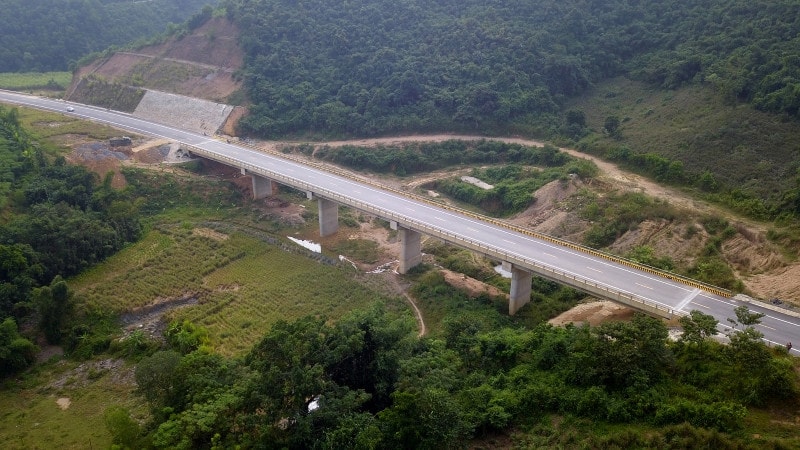  Bổ sung dự án mở rộng đường bộ cao tốc Hòa Lạc - Hòa Bình vào vào danh mục các công trình thuộc Ban Chỉ đạo Nhà nước.