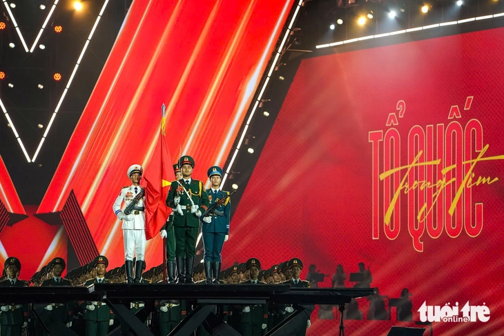  Chương trình Tổ quốc trong tim là concert dành cho nhân dân - Ảnh: NAM TRẦN